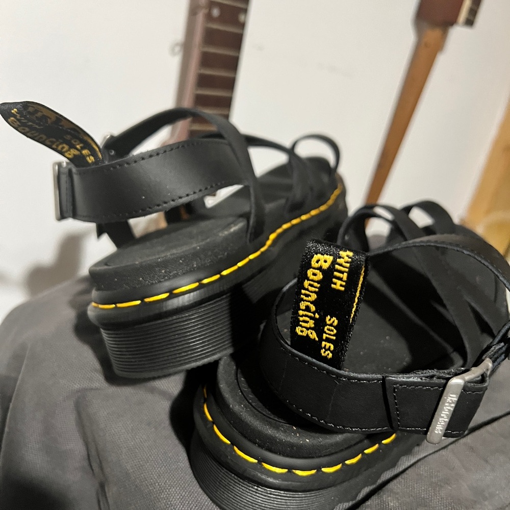 Dr. Martens NWOT women’s 10 Avry Hydro Leather Black Sandals chunky y2k strappy - Picture 3 of 5